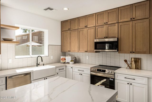 18527 W CARIBBEAN Lane, Surprise, AZ 85388