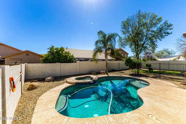 18527 W CARIBBEAN Lane, Surprise, AZ 85388