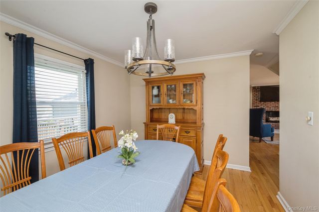 23 Gables Drive, Hicksville, NY 11801