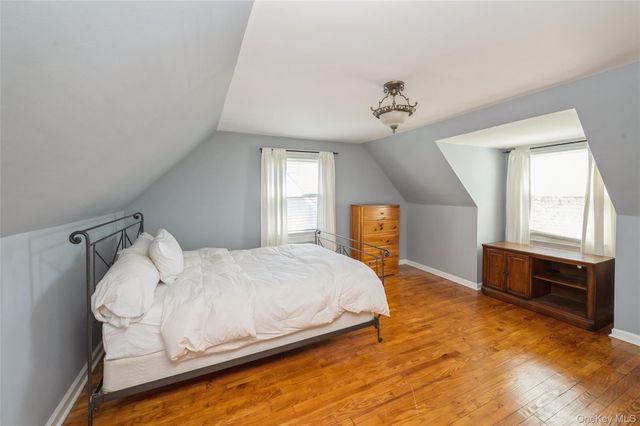 23 Gables Drive, Hicksville, NY 11801