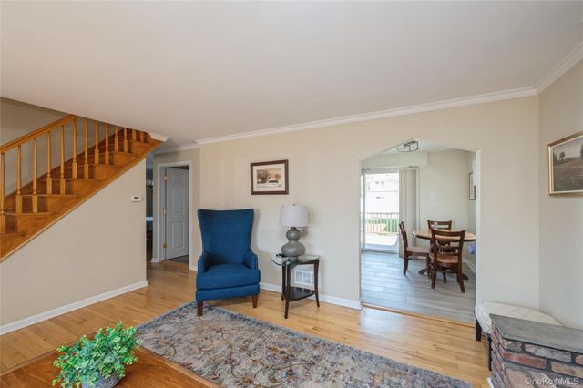 23 Gables Drive, Hicksville, NY 11801