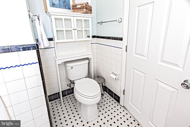 306 VILLAGE RD, Wilmington, DE 19805