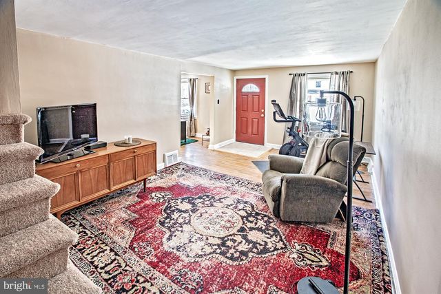 306 VILLAGE RD, Wilmington, DE 19805