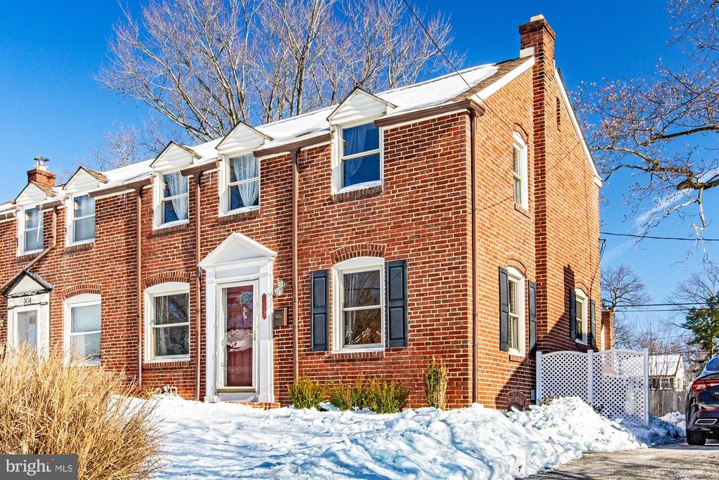 306 VILLAGE RD, Wilmington, DE 19805