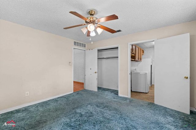 508 W Country Club Rd., Hallsville, TX 75605