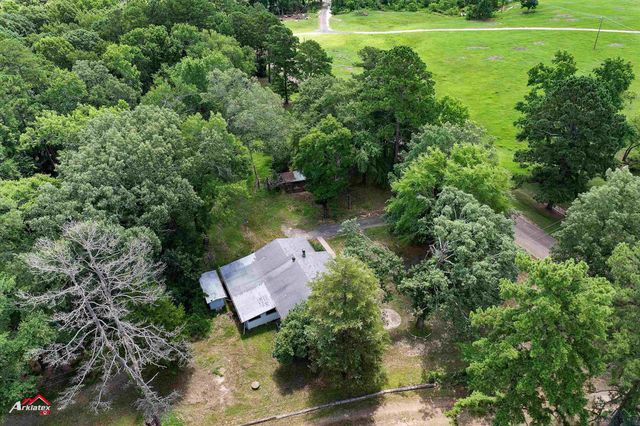 508 W Country Club Rd., Hallsville, TX 75605
