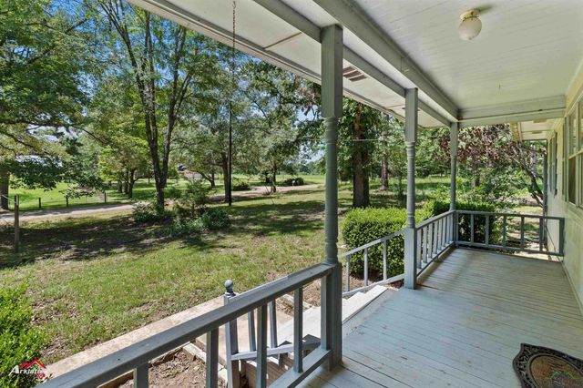 508 W Country Club Rd., Hallsville, TX 75605