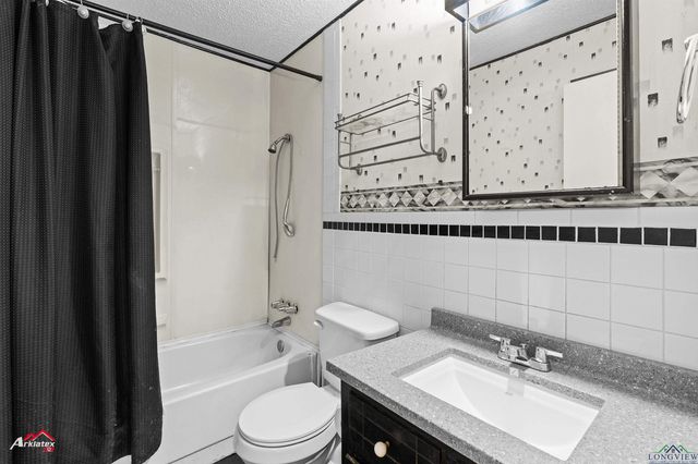 508 W Country Club Rd., Hallsville, TX 75605