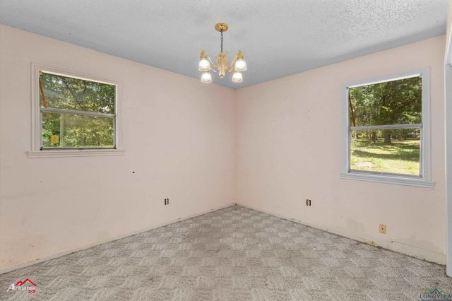 508 W Country Club Rd., Hallsville, TX 75605