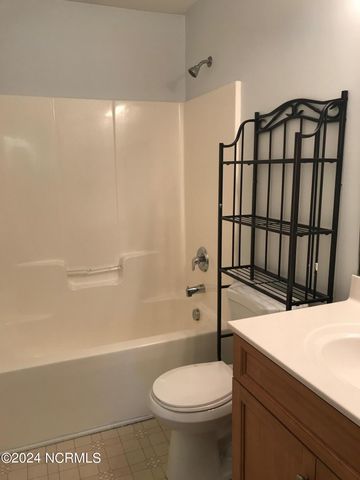 1794 Liz Lane NE, Leland, NC 28451