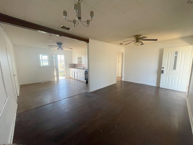 703 WILLIAMS AVENUE, Wichita Falls, TX 76301