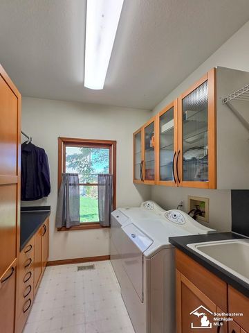 6749 Stonegate Drive, Temperance, MI 48182