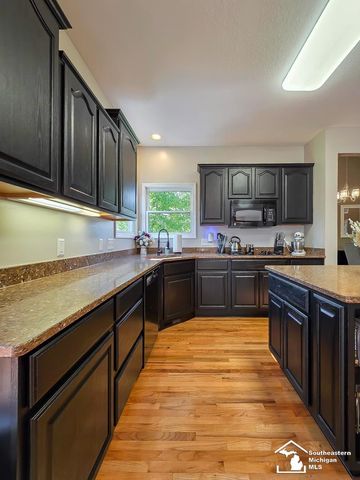 6749 Stonegate Drive, Temperance, MI 48182