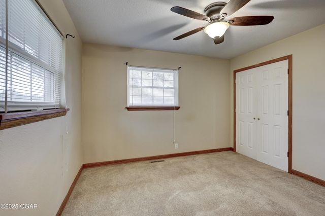 5338 W Junge Boulevard, Joplin, MO 64801