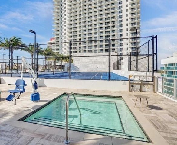 4010 S Ocean Drive R1206, Hollywood, FL 33019