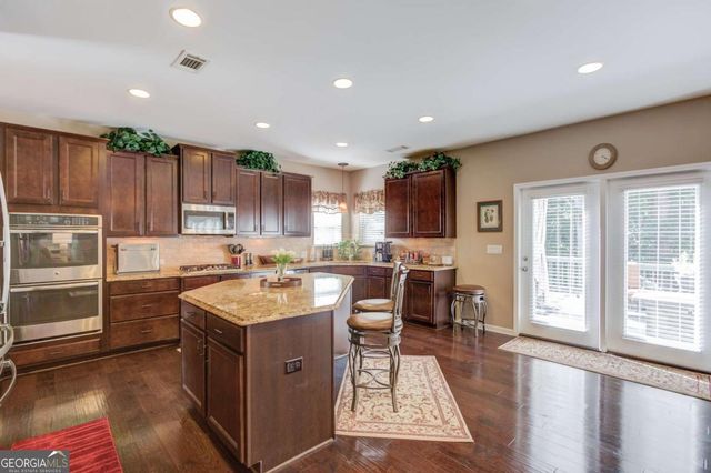 1267 Clear Stream Ridge, Auburn, GA 30011