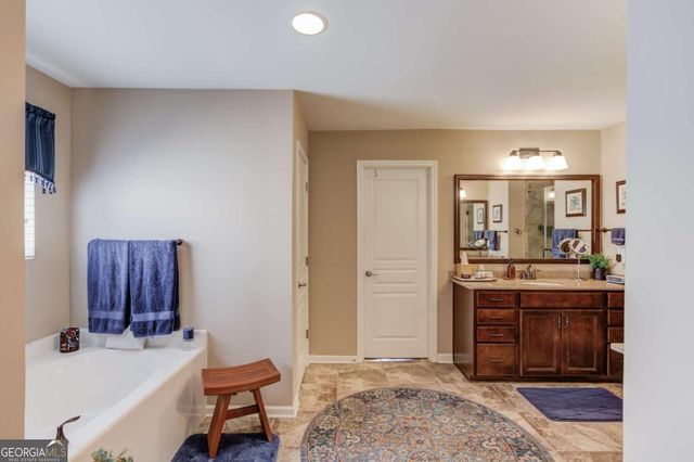 1267 Clear Stream Ridge, Auburn, GA 30011