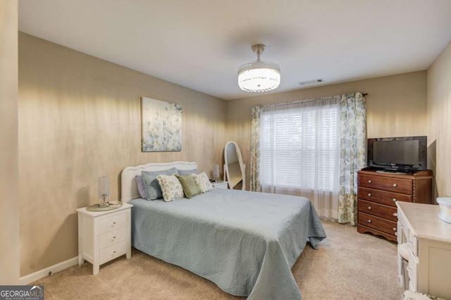 1267 Clear Stream Ridge, Auburn, GA 30011