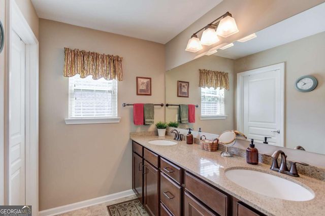 1267 Clear Stream Ridge, Auburn, GA 30011