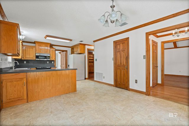 10140 Lakeview Road, Bay Minette, AL 36507