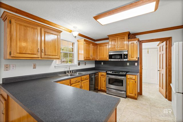 10140 Lakeview Road, Bay Minette, AL 36507