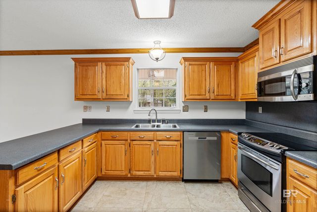 10140 Lakeview Road, Bay Minette, AL 36507