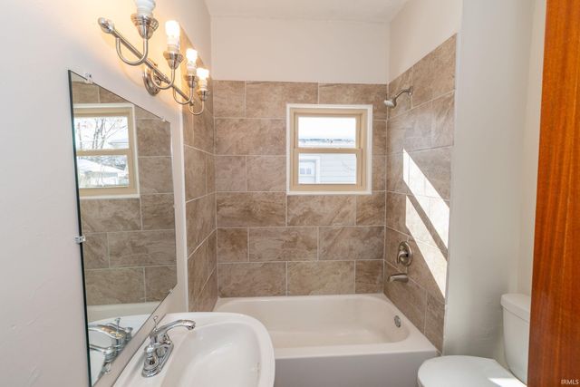 925 Sancome Avenue, South Bend, IN 46628