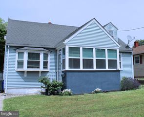 4 S WOODLAND AVE, Runnemede, NJ 08078
