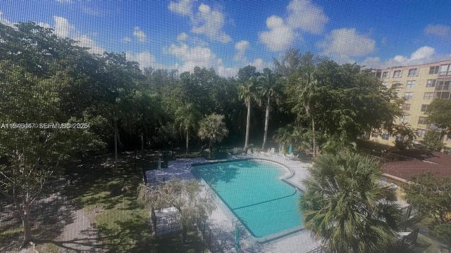 17890 W Dixie 302, Miami, FL 33160