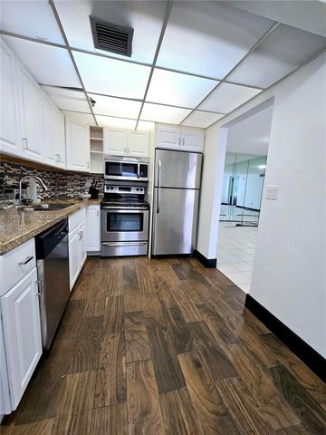 17890 W Dixie 302, Miami, FL 33160