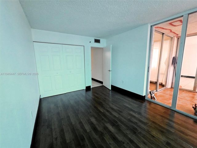 17890 W Dixie 302, Miami, FL 33160
