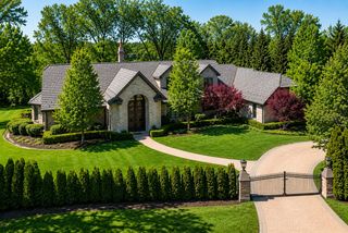 1630 Ridge Road, Highland Park, IL 60035