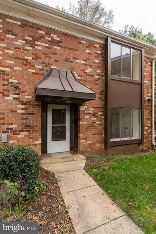 3840 PERSIMMON CIR, Fairfax, VA 22031