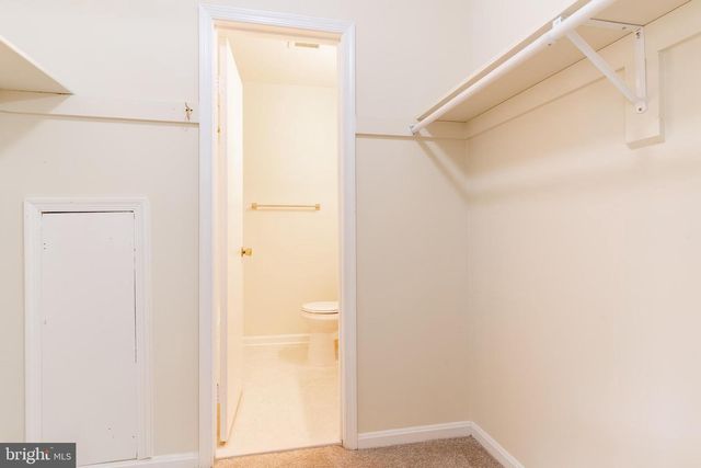 3840 PERSIMMON CIR, Fairfax, VA 22031