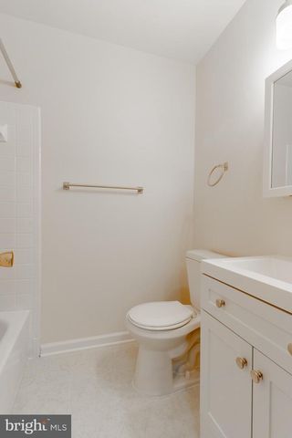 3840 PERSIMMON CIR, Fairfax, VA 22031