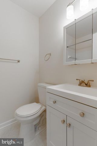 3840 PERSIMMON CIR, Fairfax, VA 22031