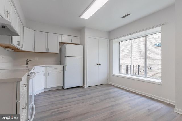 3840 PERSIMMON CIR, Fairfax, VA 22031