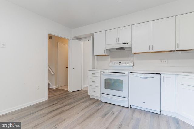 3840 PERSIMMON CIR, Fairfax, VA 22031