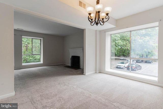 3840 PERSIMMON CIR, Fairfax, VA 22031