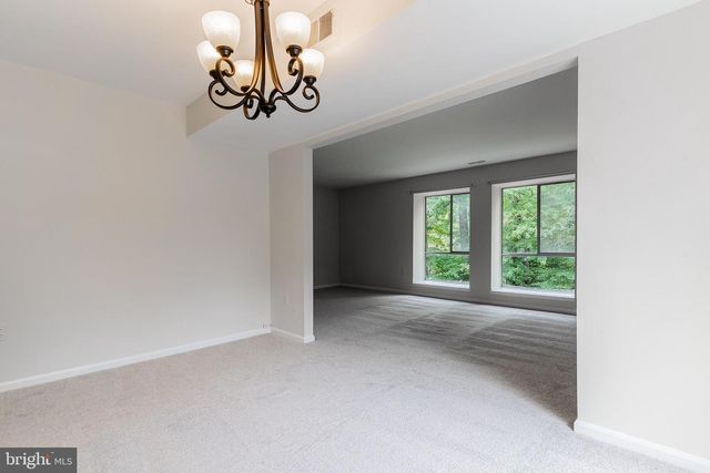 3840 PERSIMMON CIR, Fairfax, VA 22031