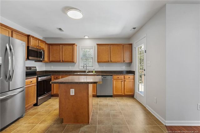 185 Oakmount Drive, Raeford, NC 28376