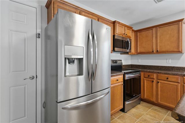 185 Oakmount Drive, Raeford, NC 28376