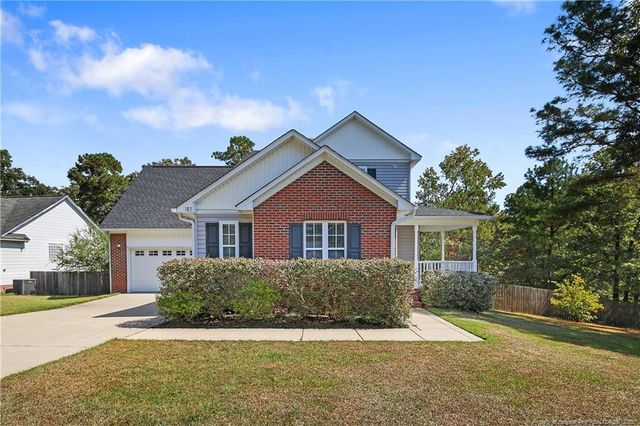 185 Oakmount Drive, Raeford, NC 28376