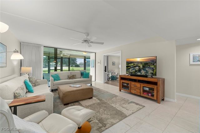 4575 Trawler CT 104, Fort Myers, FL 33919