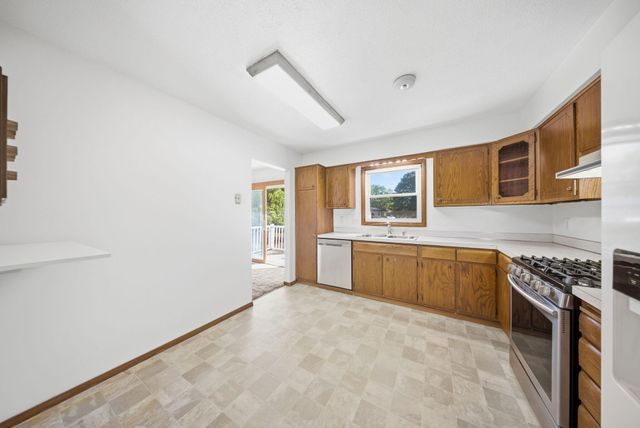 16746 Gannon Avenue W, Rosemount, MN 55068