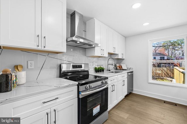 1210 BANNISTER CIR, Waldorf, MD 20602