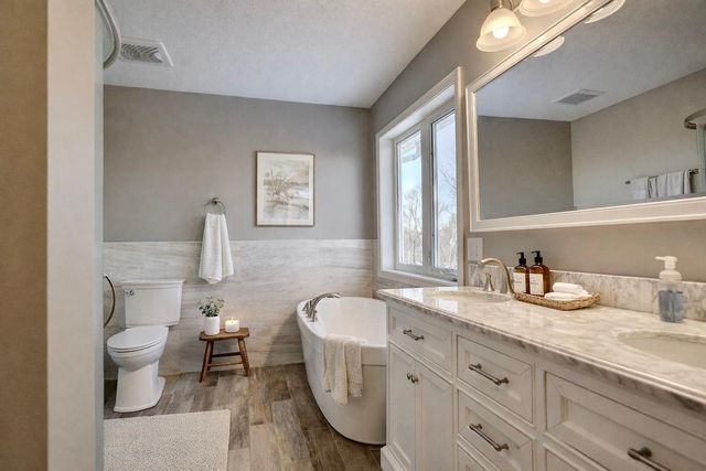 2338 Manuela Drive, Chaska, MN 55318