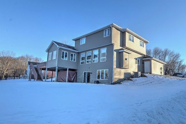 2338 Manuela Drive, Chaska, MN 55318