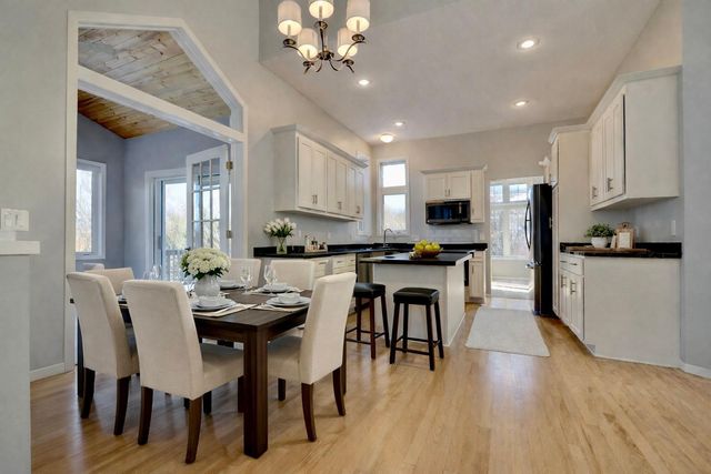 2338 Manuela Drive, Chaska, MN 55318