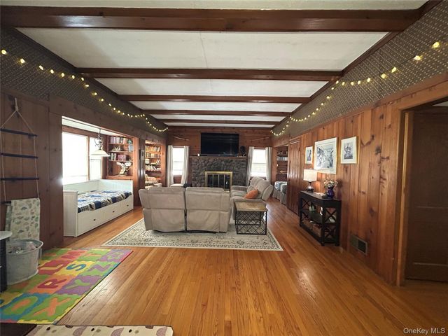 15 Walker Road, Highland Falls, NY 10928